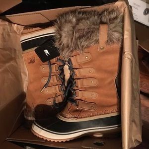 Sorel Joan of Arctic size 6.5